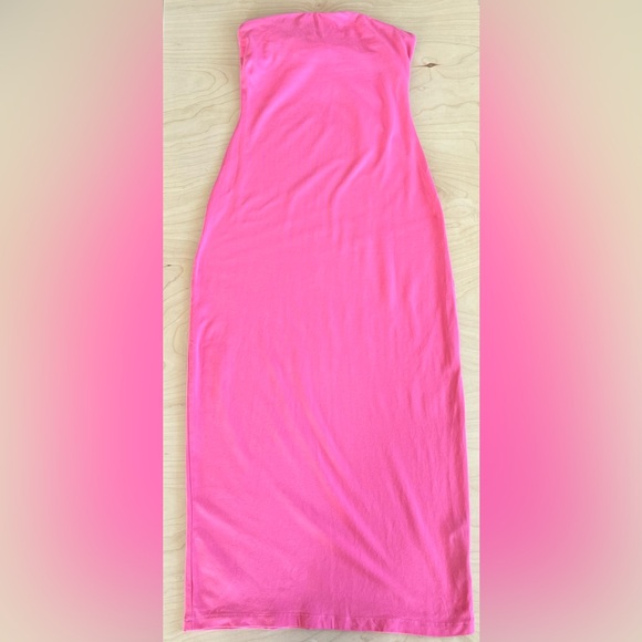ASOS Bandeau Bodycon Midi dress - in Bubblegum Pink - Picture 4 of 5